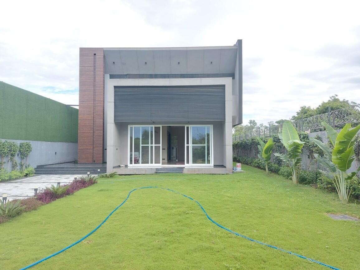 4 Bedroom, Farm House