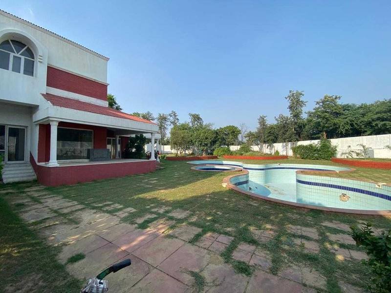 5 BHK Farm House