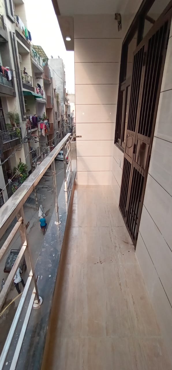 3 BHK, Builder Floor (700 sq.ft.)